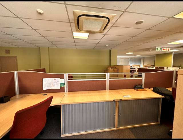 4,940M² OFFICE TO LET IN PARKTOWN